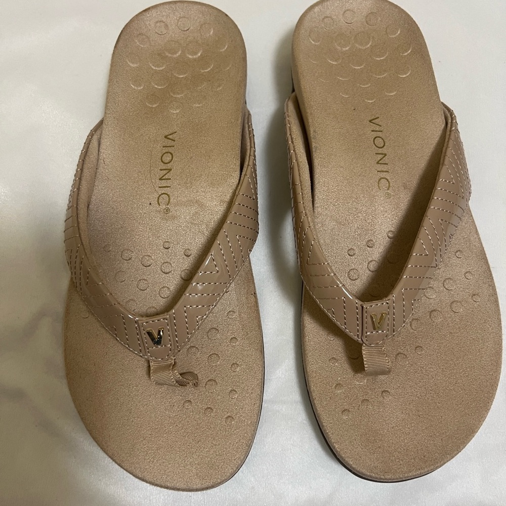 Vionic Women's Tan Sandals